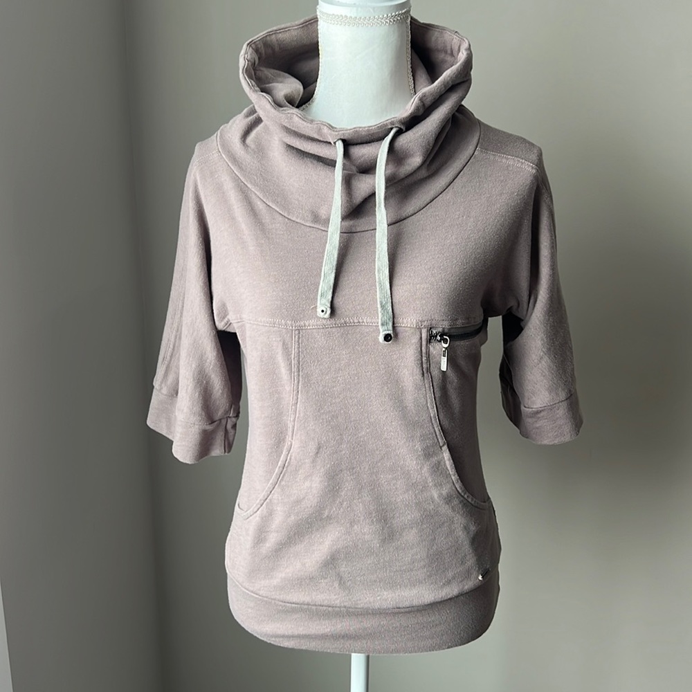 Groggy Sweatshirt Top with 3/4 Arms and Front Pocket